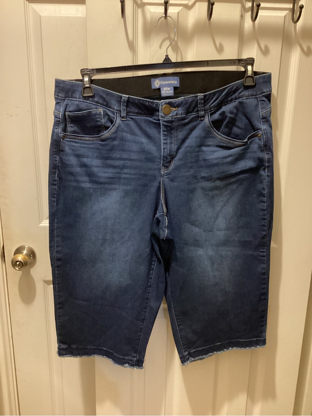 Democracy Mid-Blue Stretch Denim Jean capris